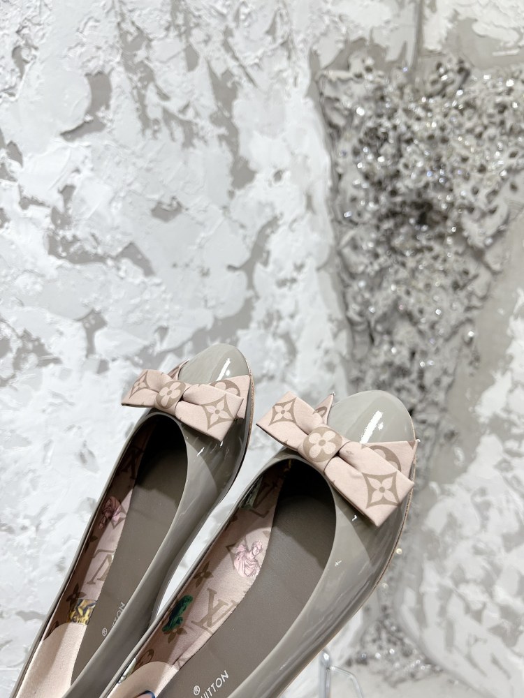 LV high heels Size  LV单鞋