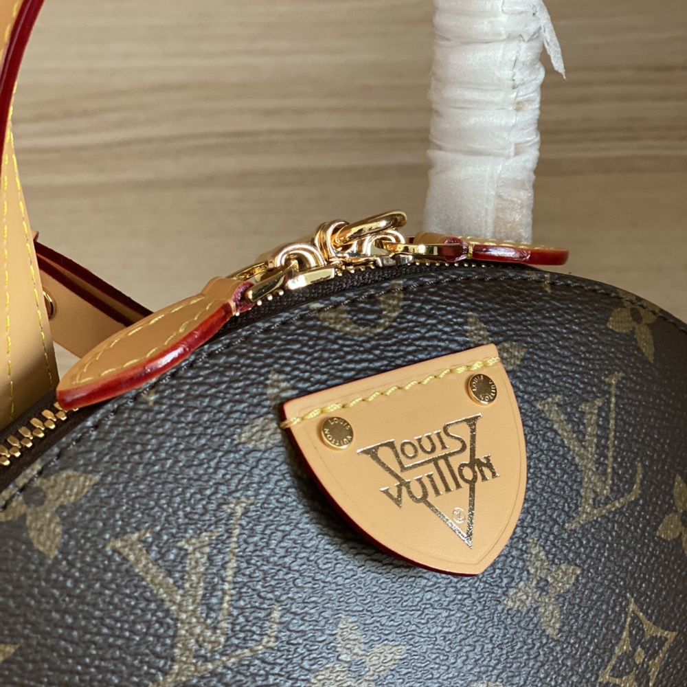 Louis Vuitton  Alma  BB  N41211