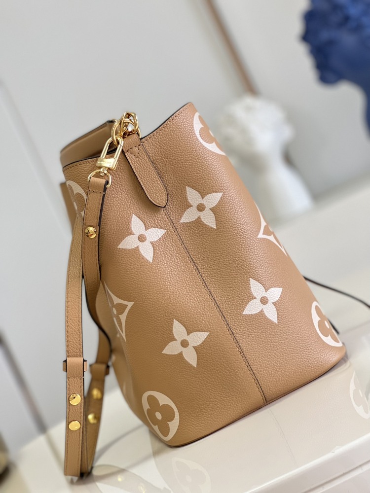 LV Monogram Empreinte cm  size 26.0 x 26.0 x 17.5
