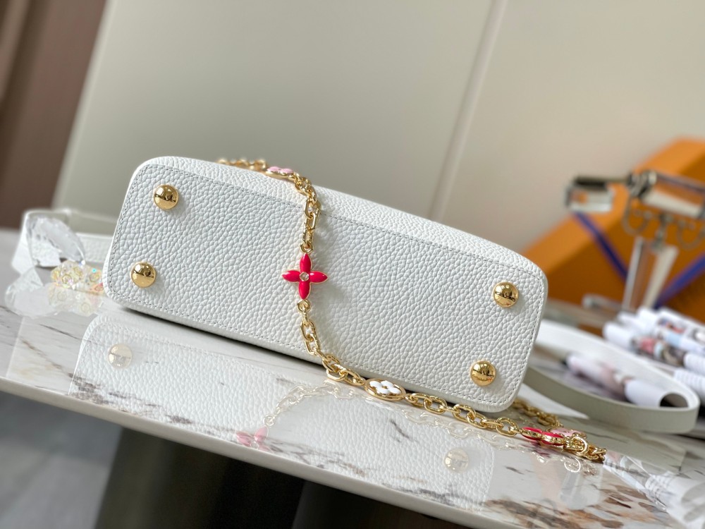 LV Capucines