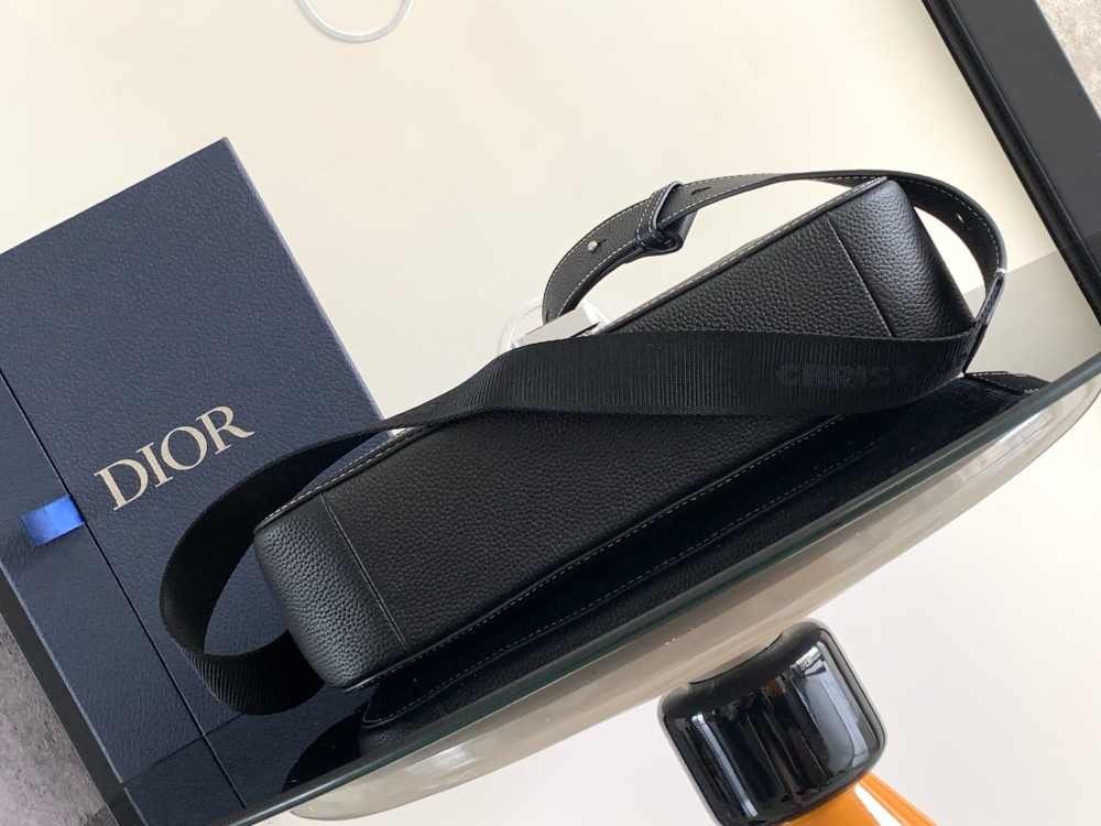 Dior manbag