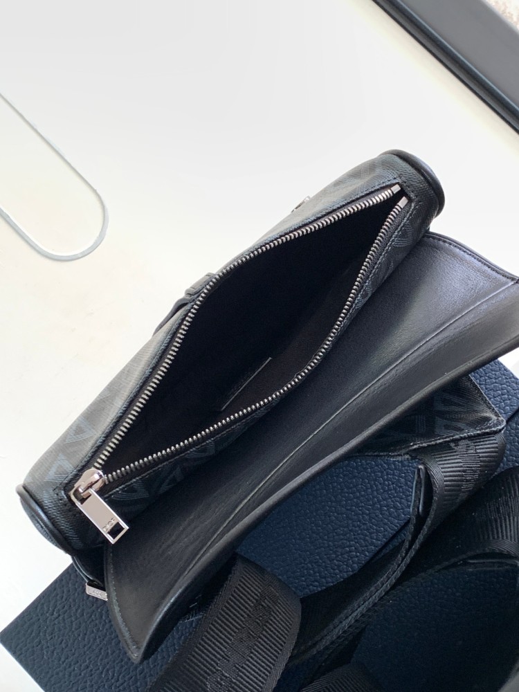 Dior manbag