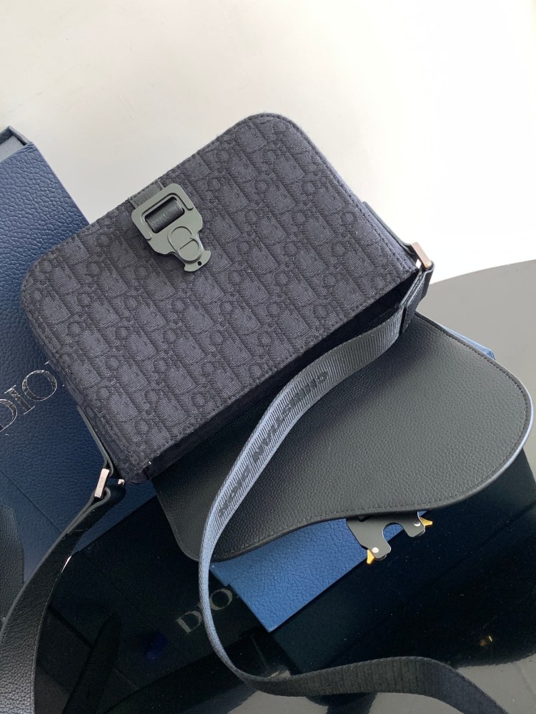 Dior manbag