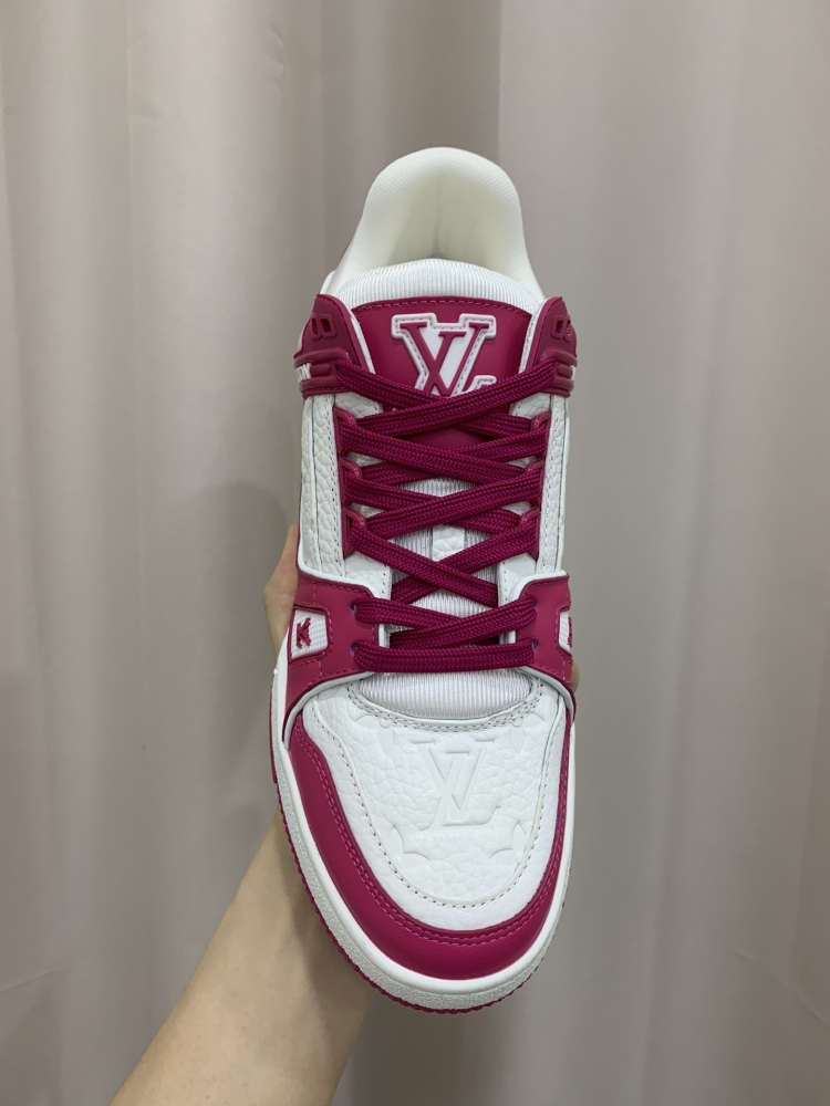 LV sneaker