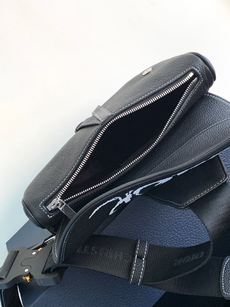 Dior manbag