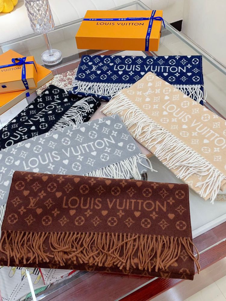 LV Scarf