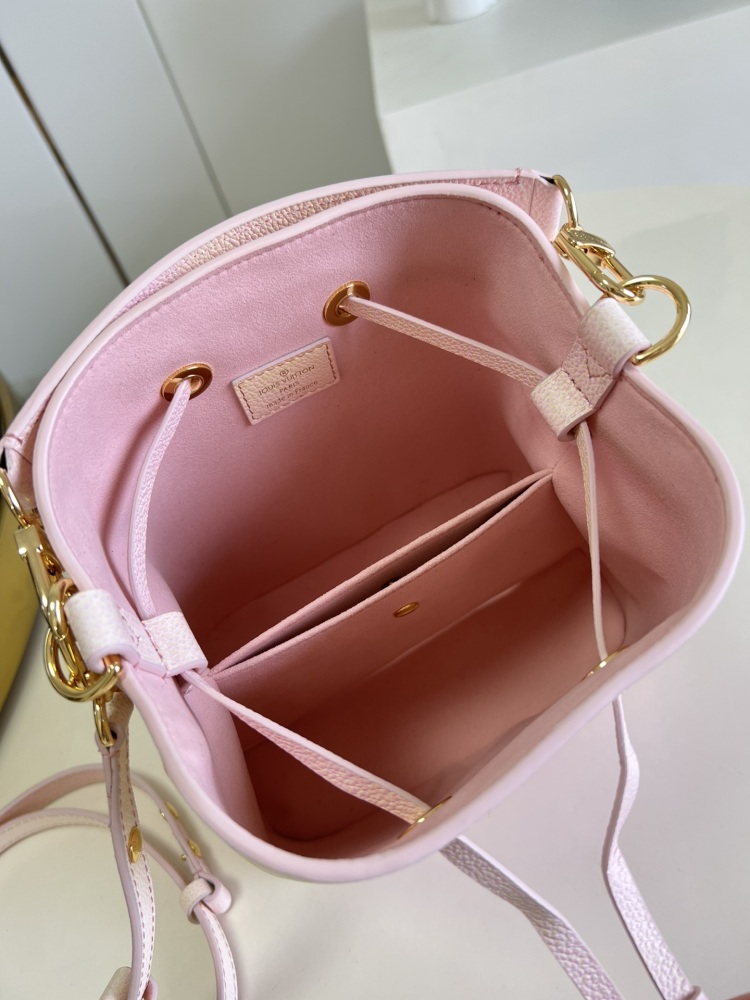 LV BB Monogram Empreinte Summer Stardust  size 20 x 20 x 13