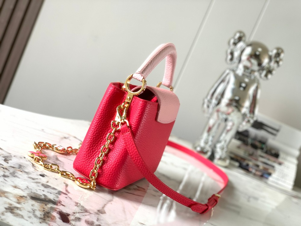 LV Capucines Mini M20845 red