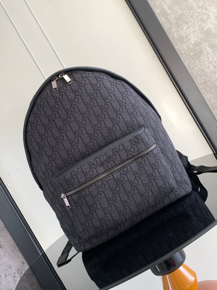 Dior man's Oblique backpacks