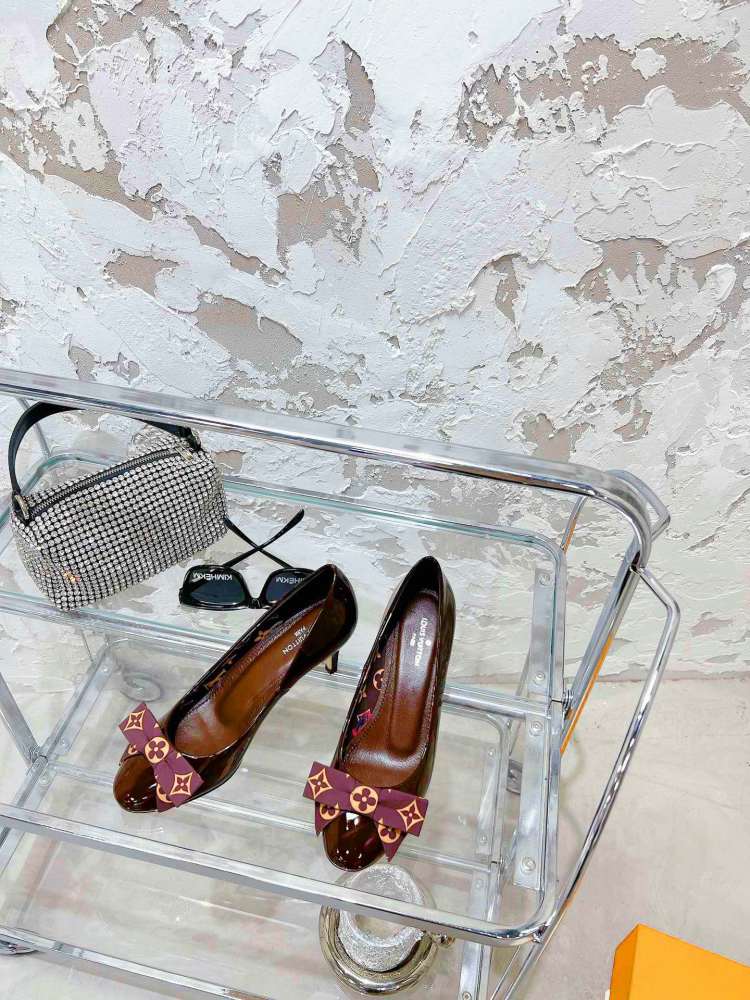 LV high heels Size  LV单鞋