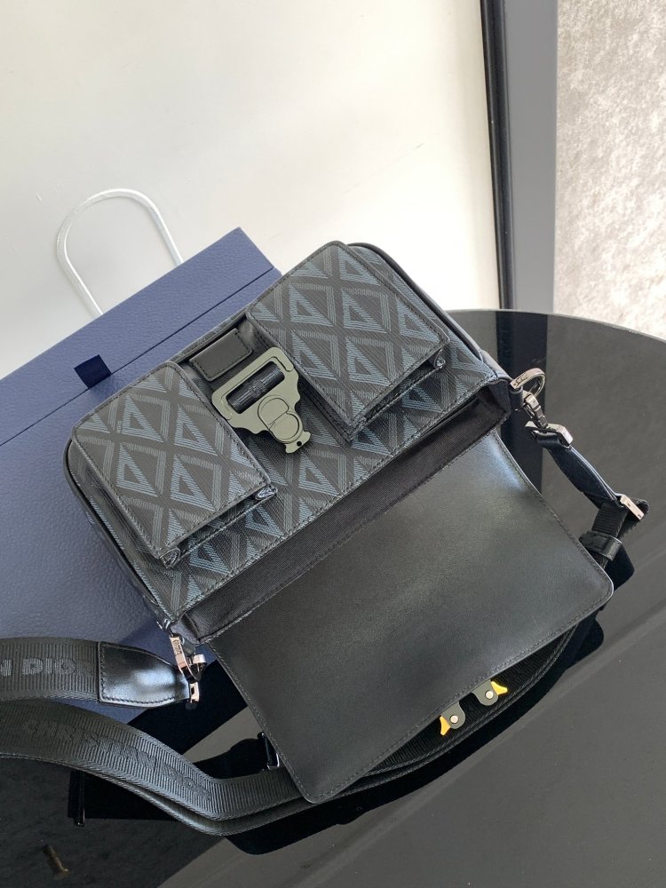 Dior manbag