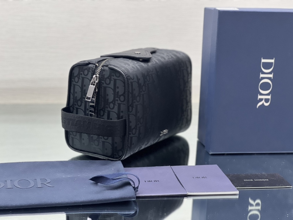 Dior man's Oblique Lingot 26