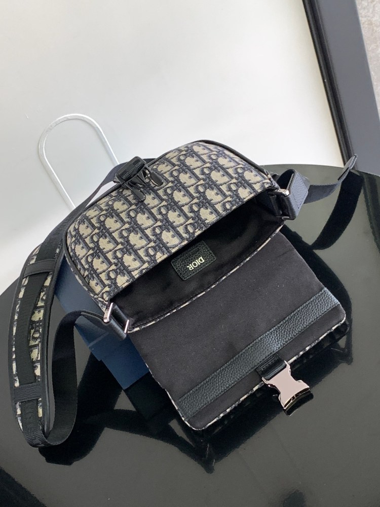 Dior manbag