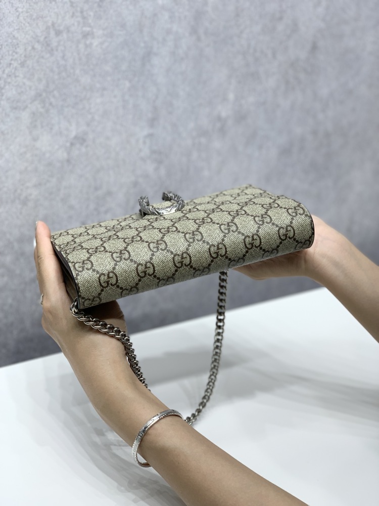Gucci  size 20*13*6
