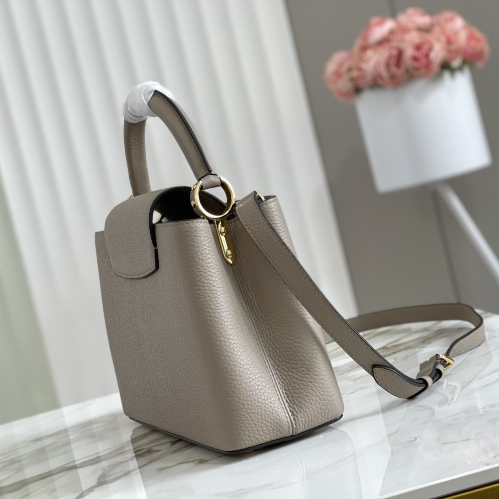 Louis Vuitton Capucines BB M94634