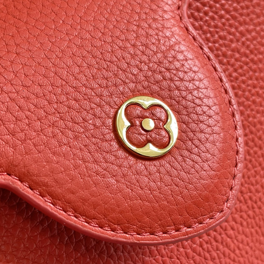 Louis Vuitton Capucines MM  M52689