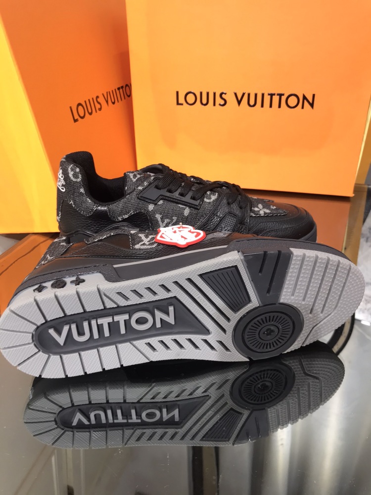 LV flats LV size  LV运动鞋