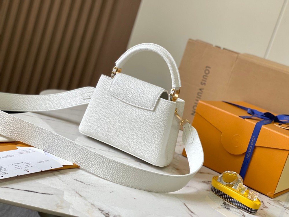 LV Capucines Mini M59433 white