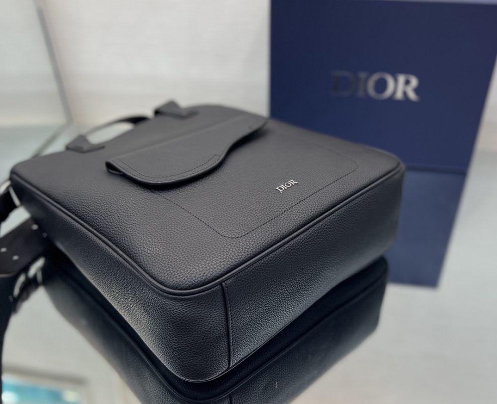 Dior manbag