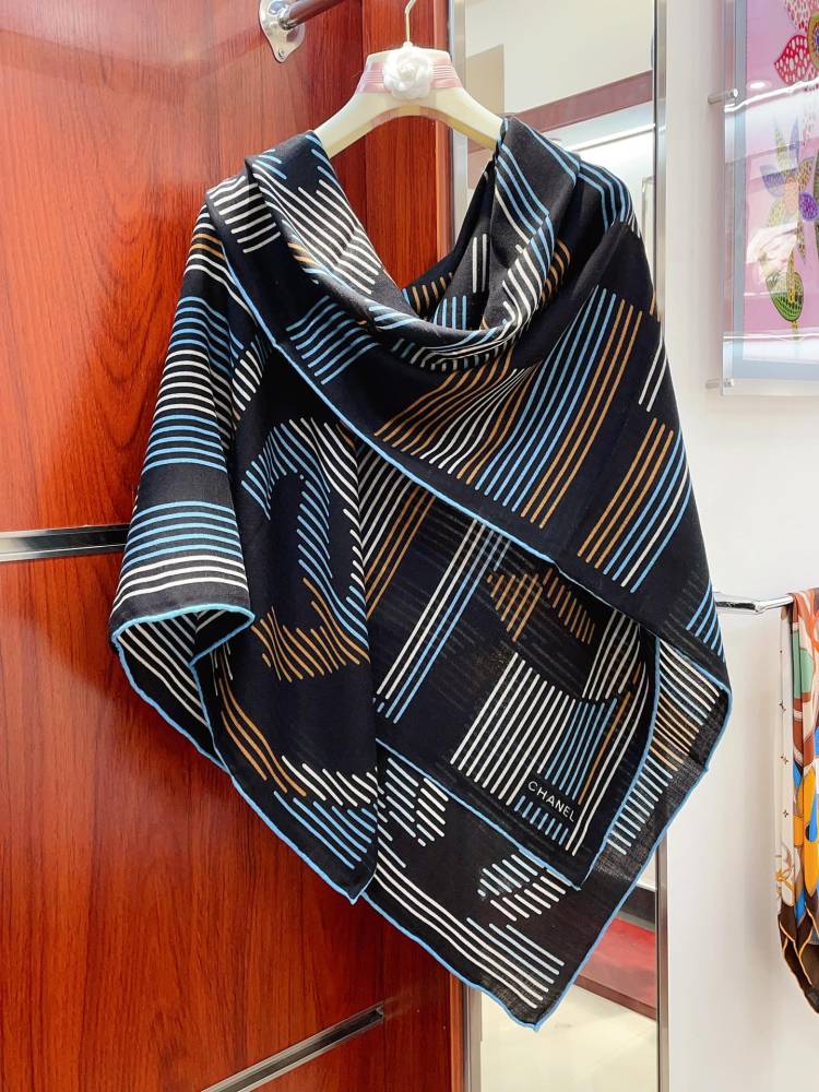 CHANEL Scarf