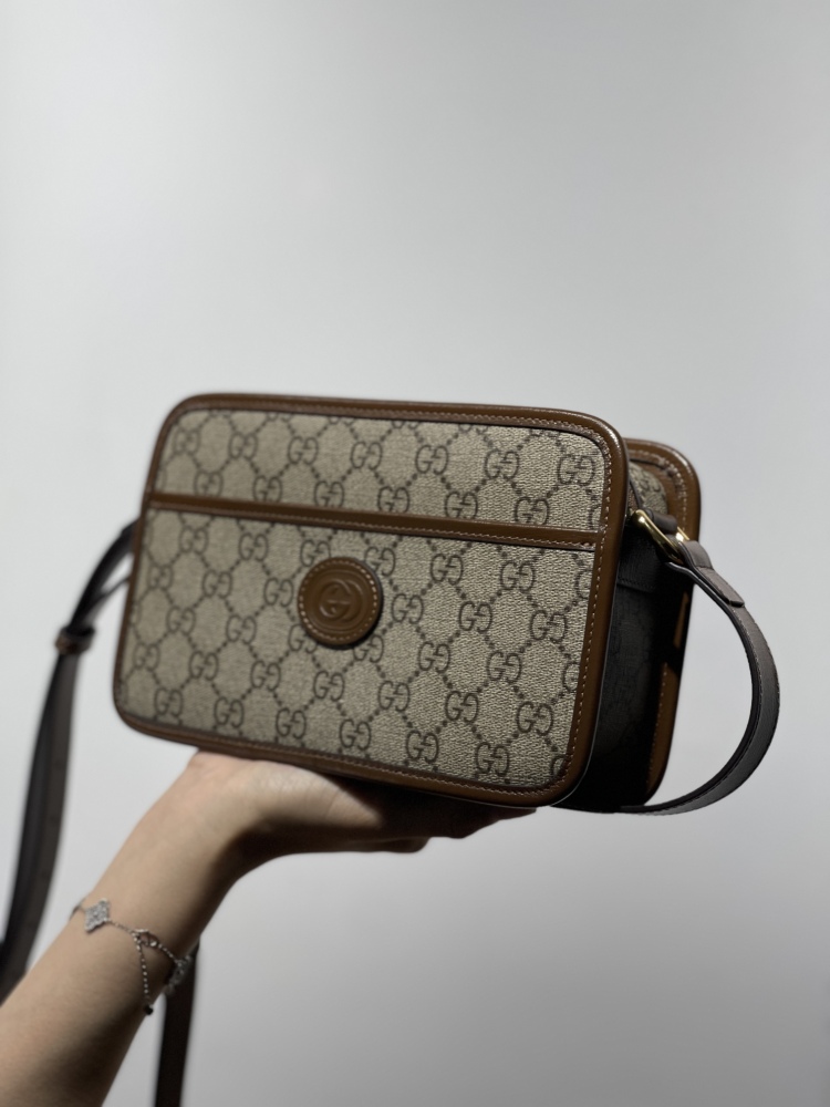 Gucci GG  size 22.5x14x7