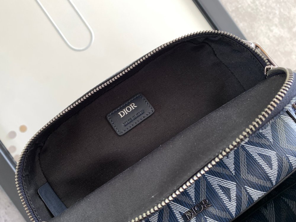Dior manbag