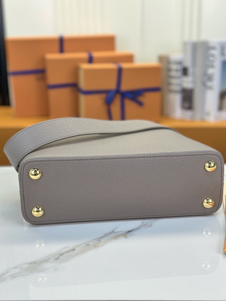LV Capucines