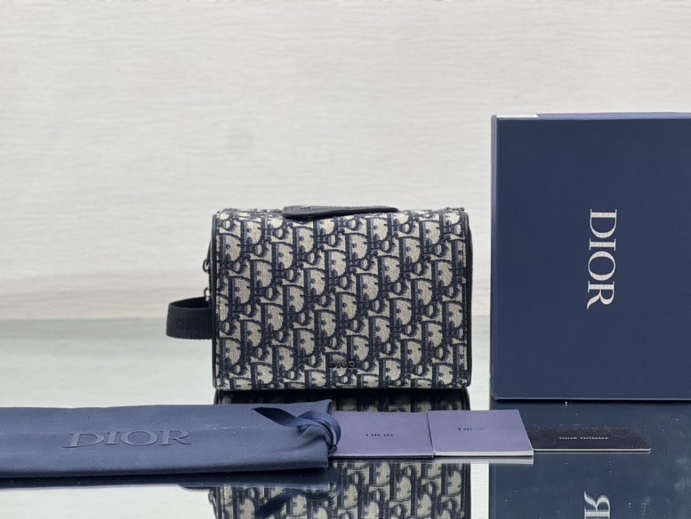 Dior man's Oblique Lingot 26