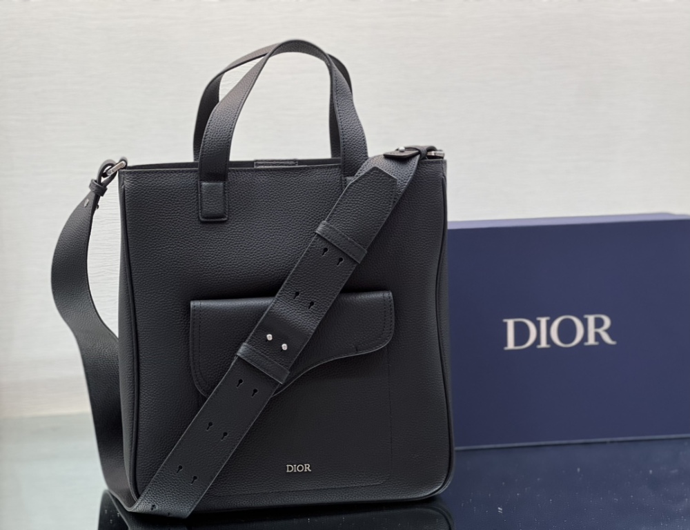 Dior man's Black tote bags