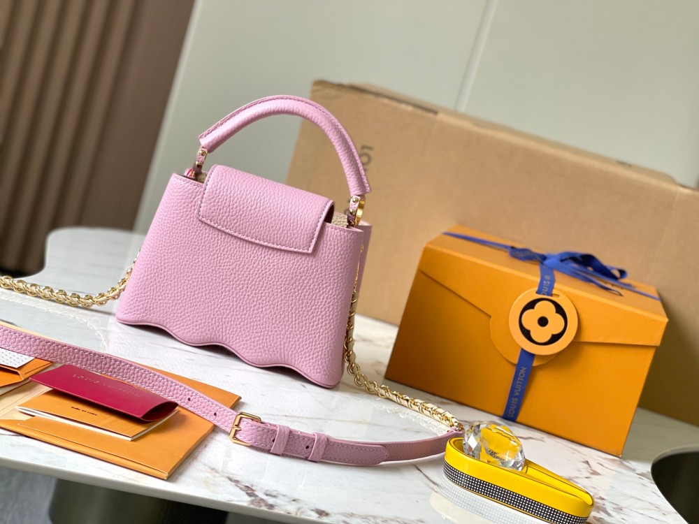 LV Capucines Mini M22121 pink