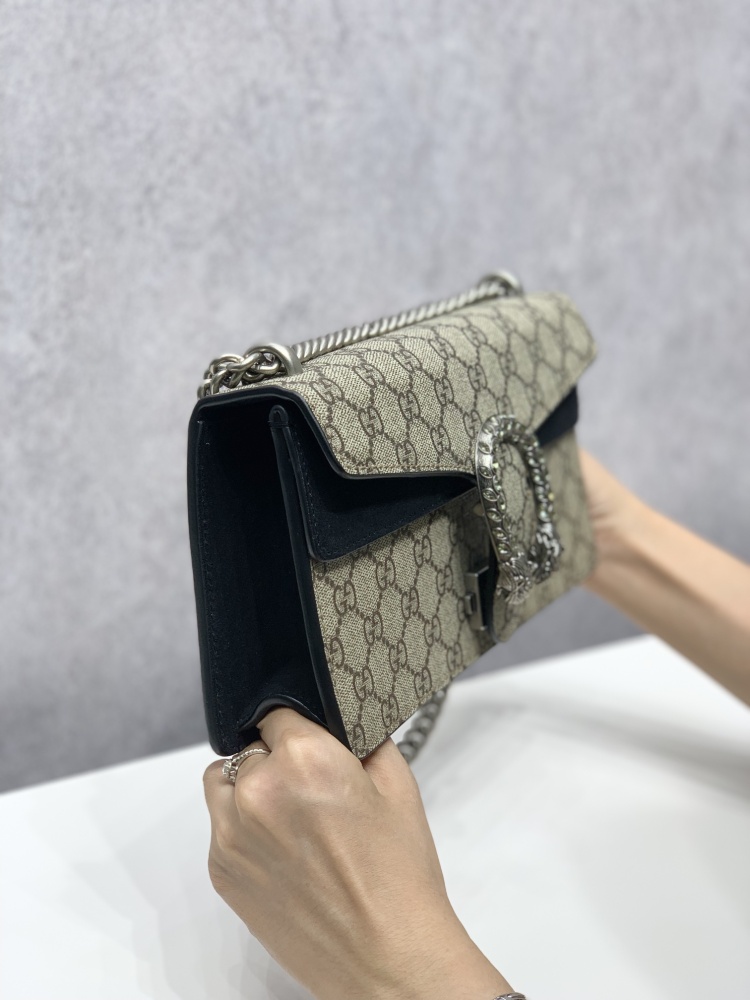 Gucci  size 25*14*8