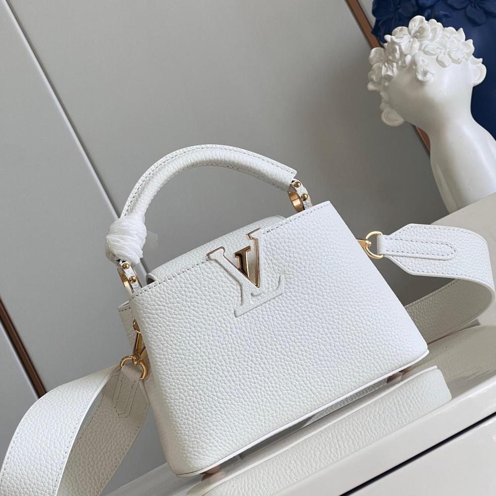 Capucines size cm 21x14x8