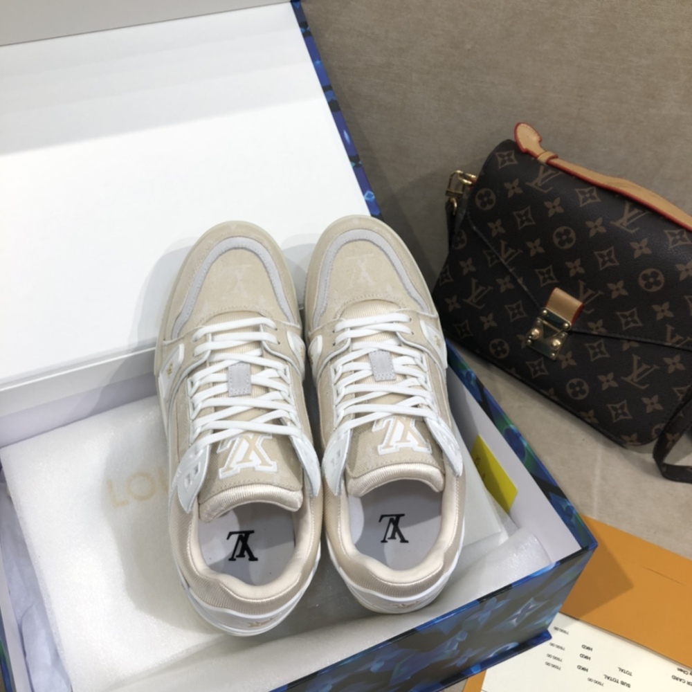 LV flats LV size  LV运动鞋