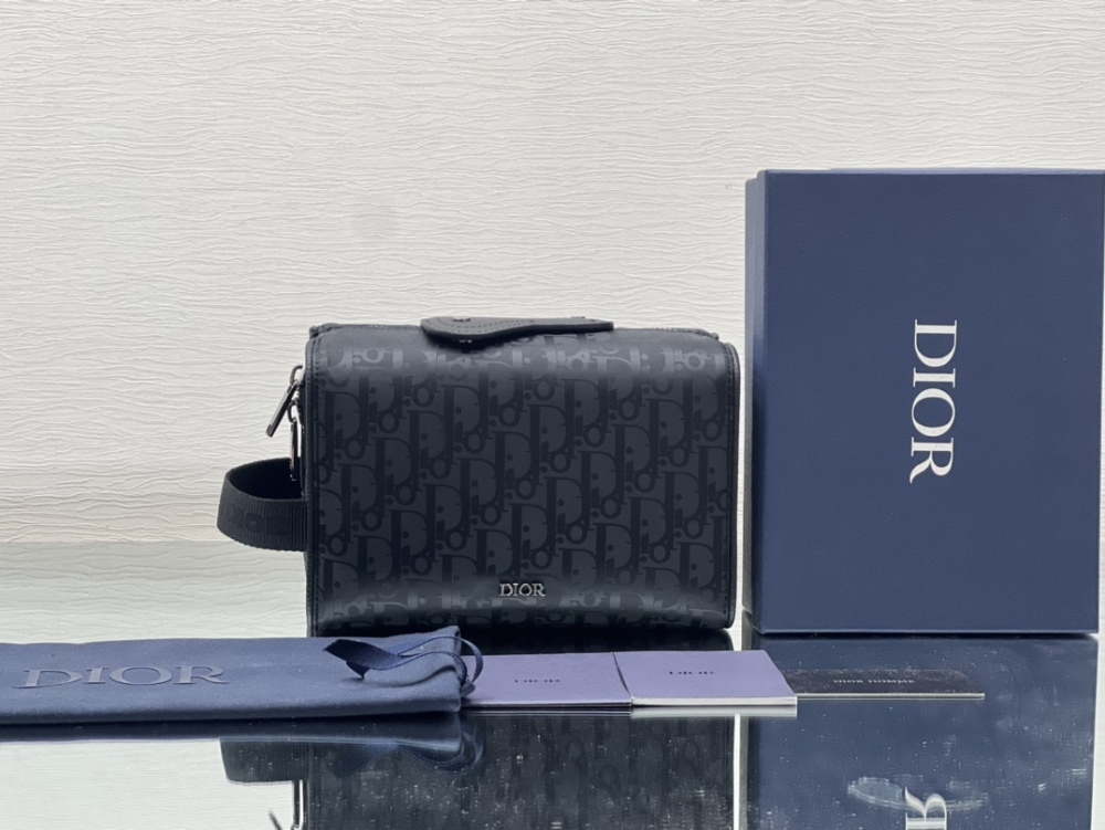 Dior man's Oblique Lingot 26