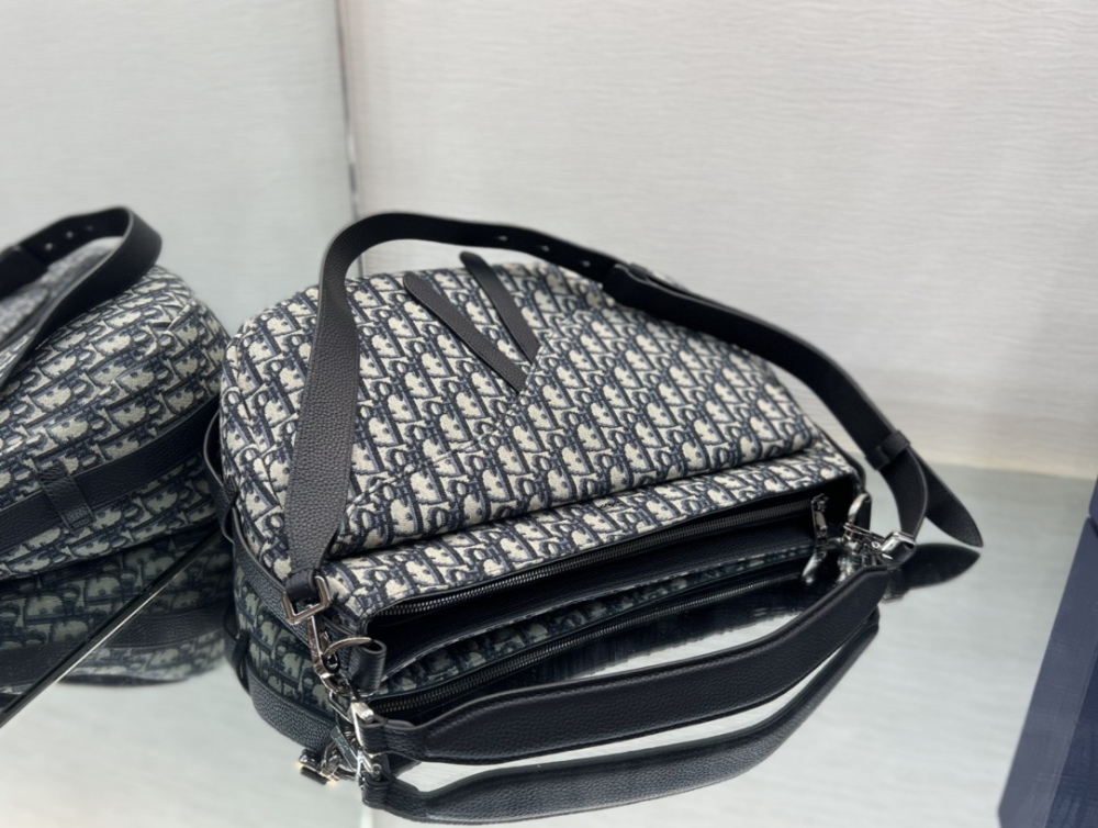 Dior manbag