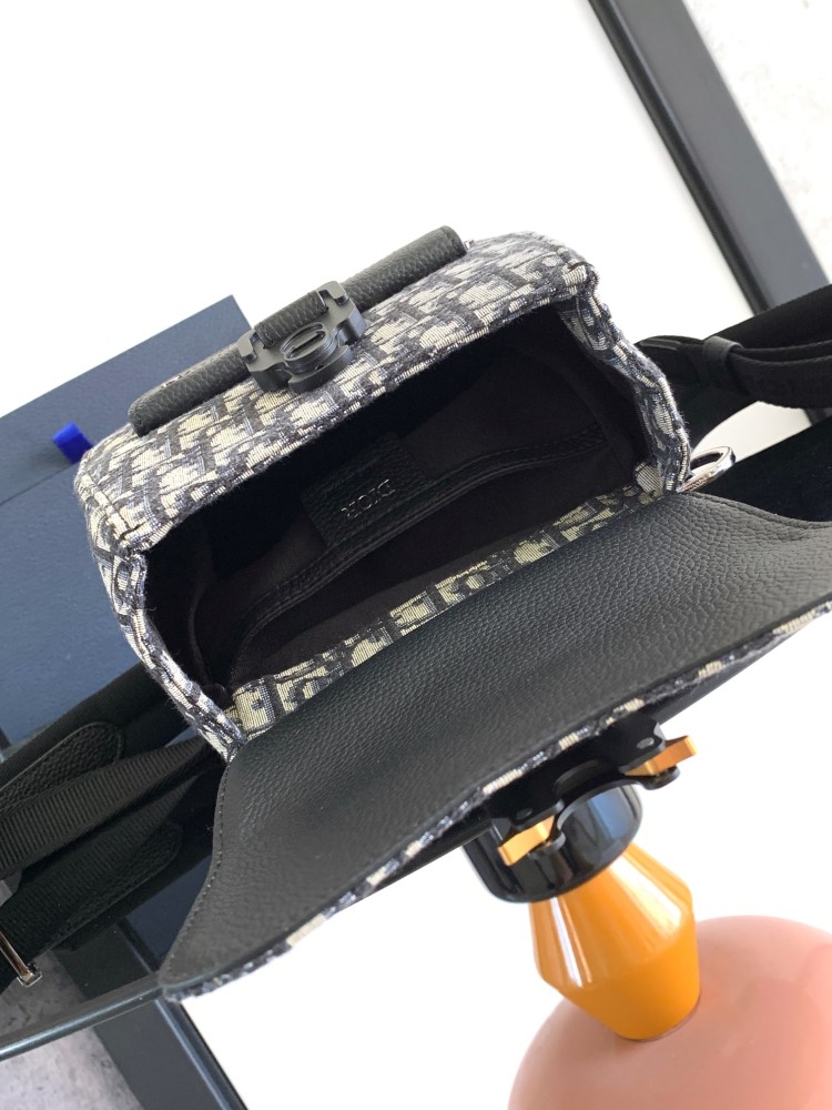 Dior manbag