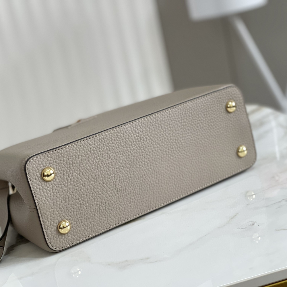 Louis Vuitton Capucines BB M94634