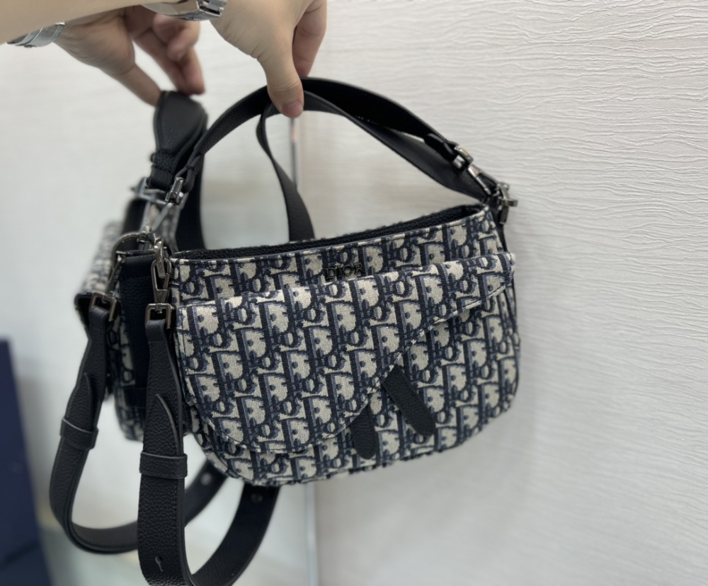 Dior man's Oblique saddle bag