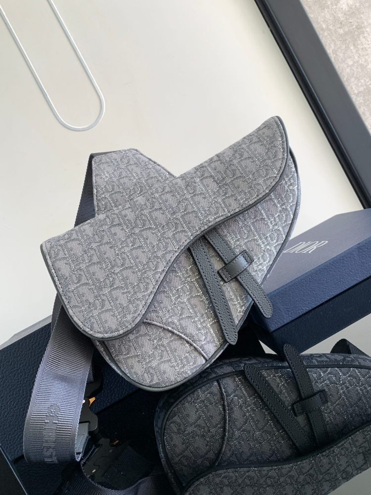 Dior man's Oblique saddle bag