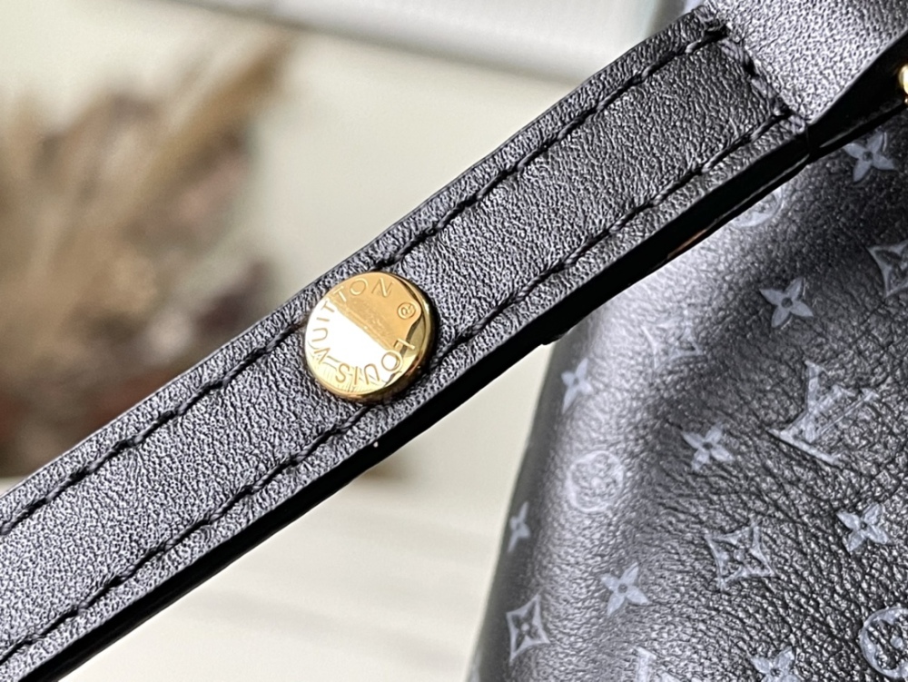 LV BB Nano Monogram Monogram  size 20 x 20 x 13