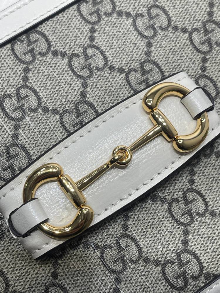 Gucci  size 20.5*14*5