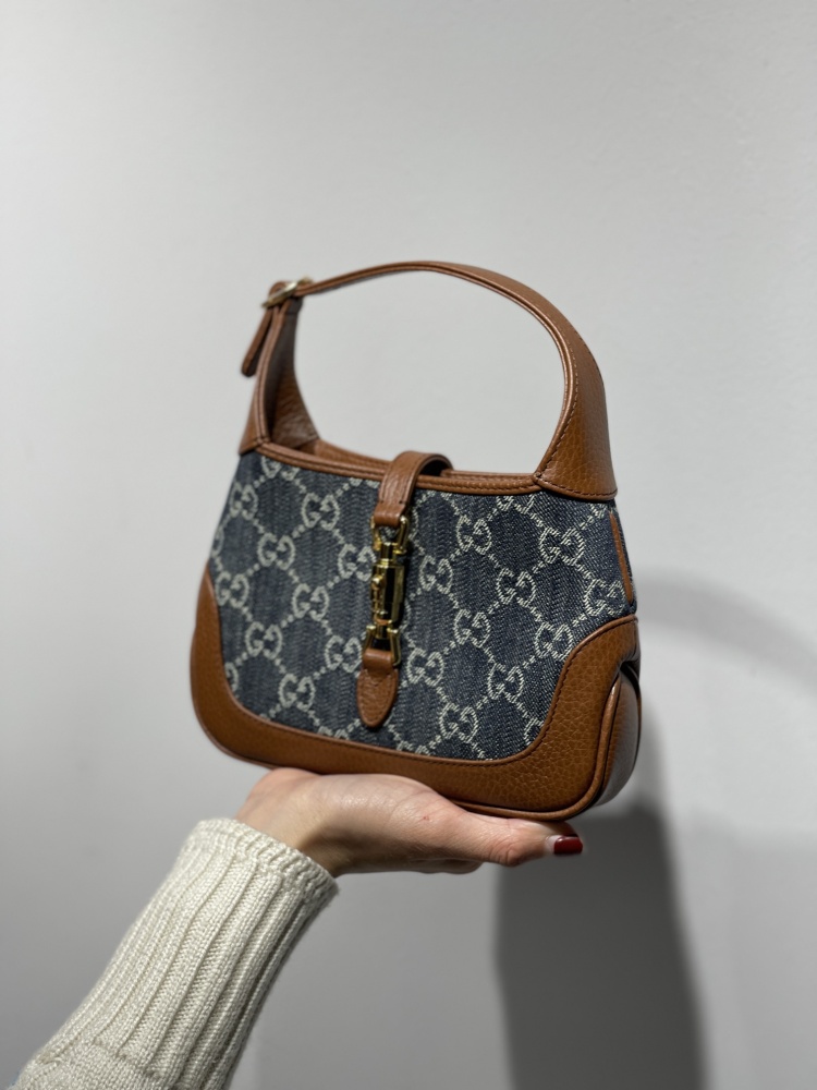 Gucci GG  size 19x13x3
