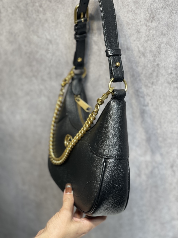 Gucci  size 25*19*7