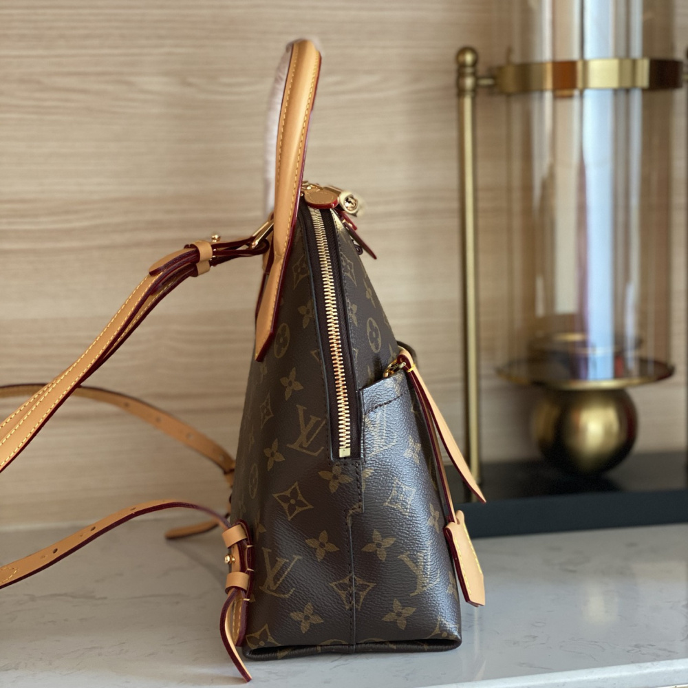 Louis Vuitton  Nicolas Ghesquière   Moon M44944
