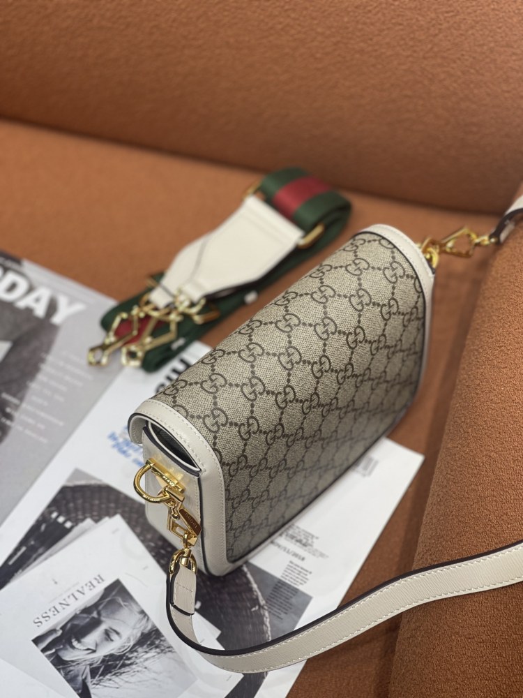 Gucci  size 20.5*14*5