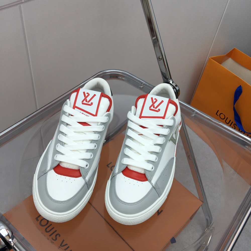 LV sneaker