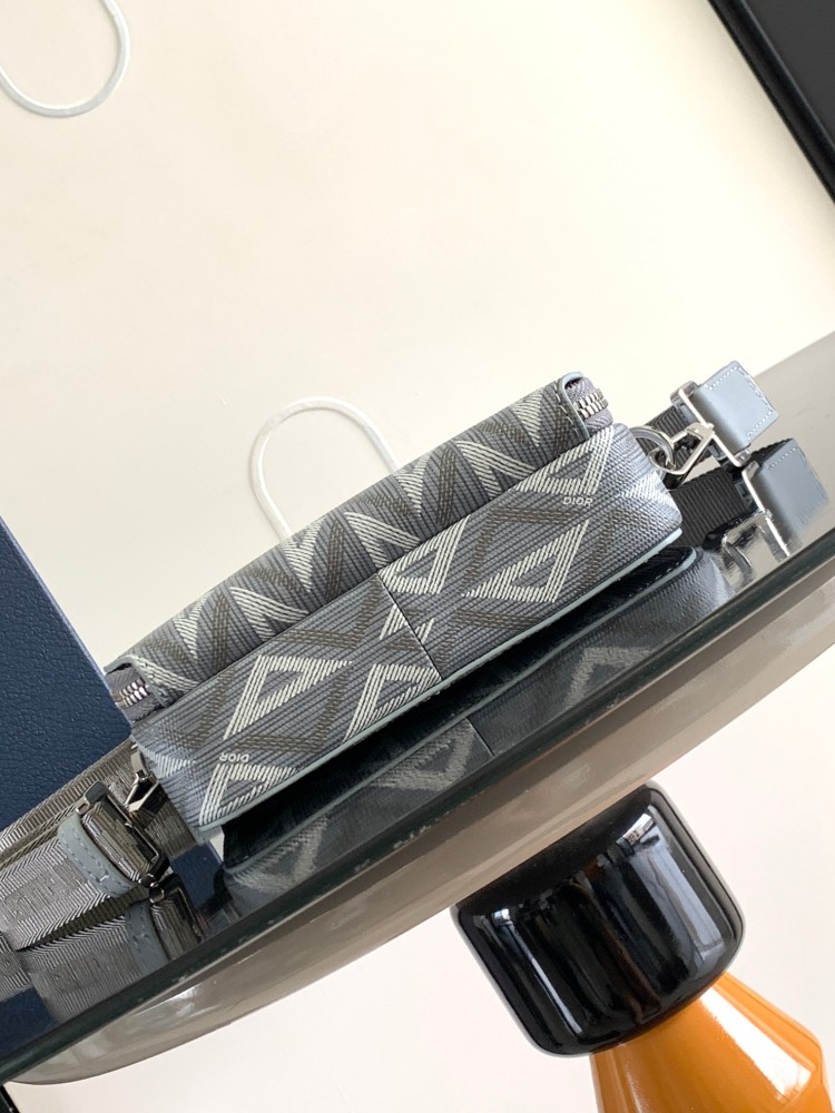 Dior manbag