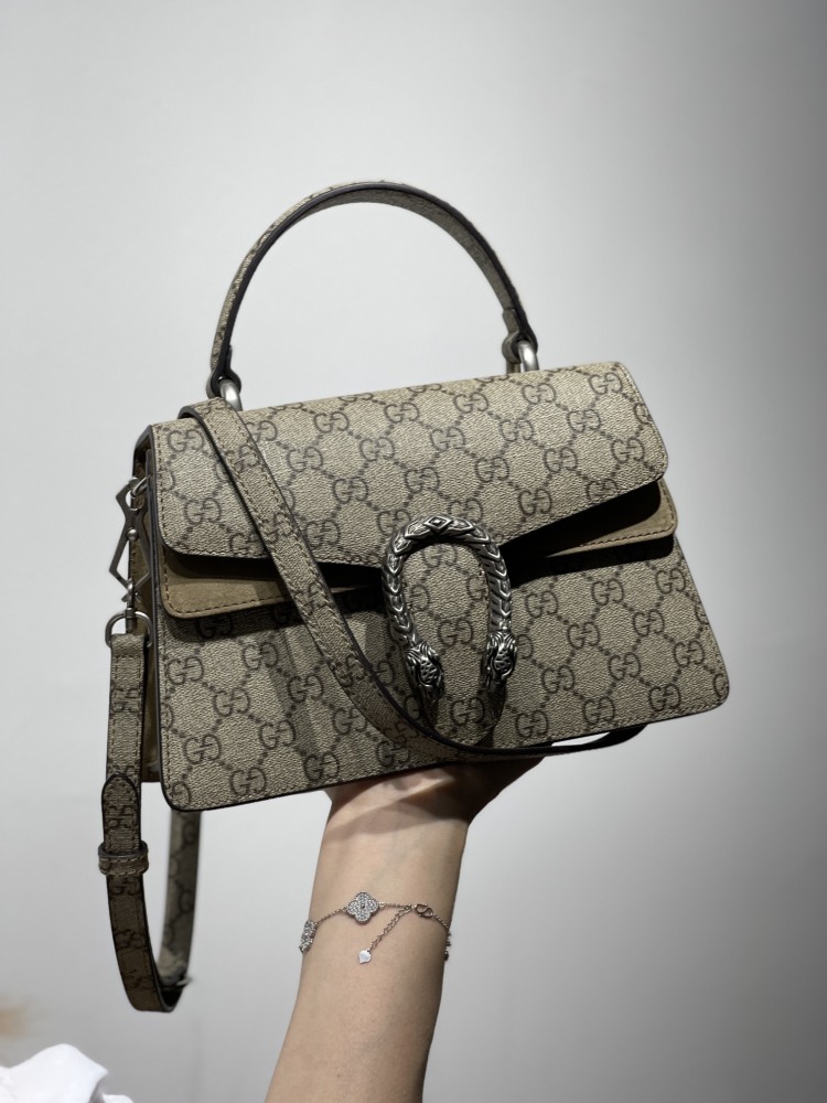 Gucci  size 24*15.5*10