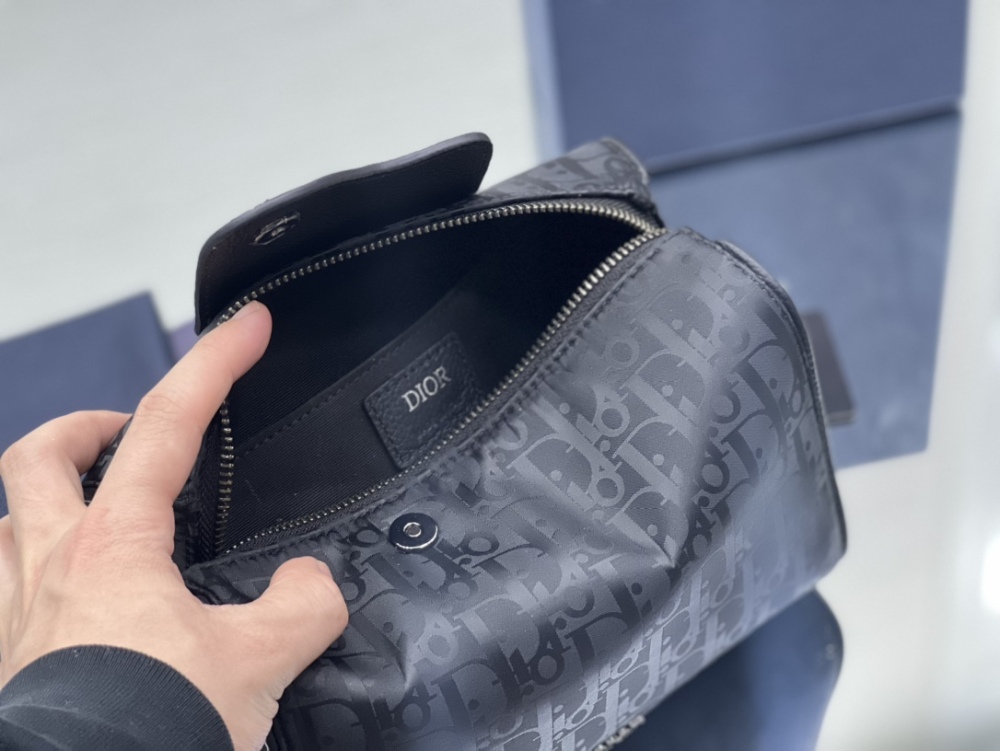 Dior manbag