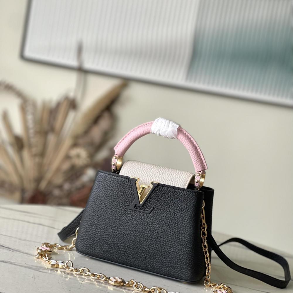 LV  CAPUCINES MM M22512 black
